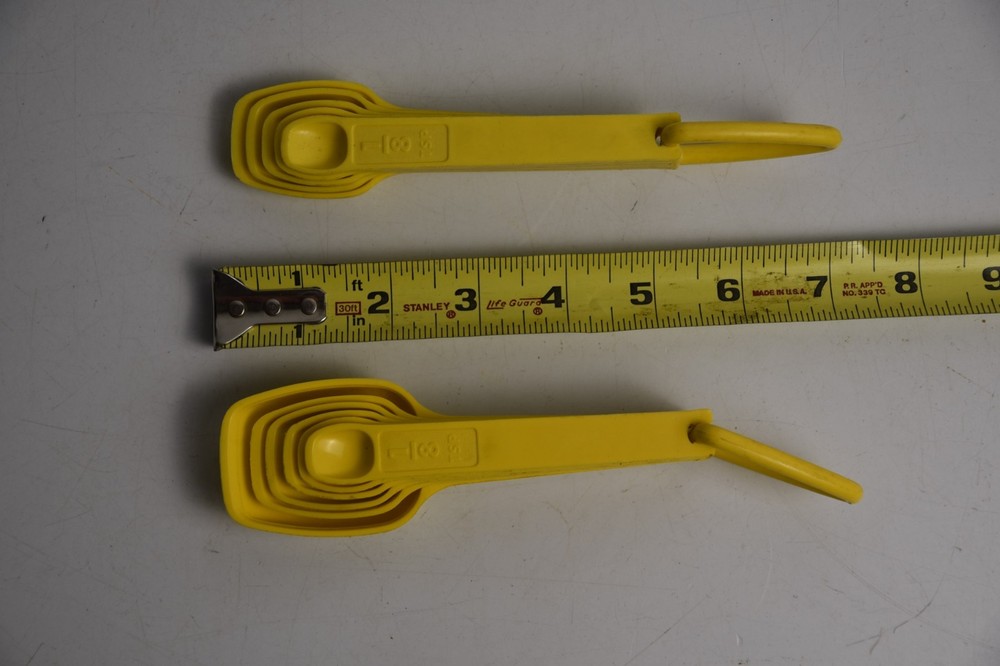 Vintage Tupperware Yellow Measuring Spoon Lot Stacking & Hanger