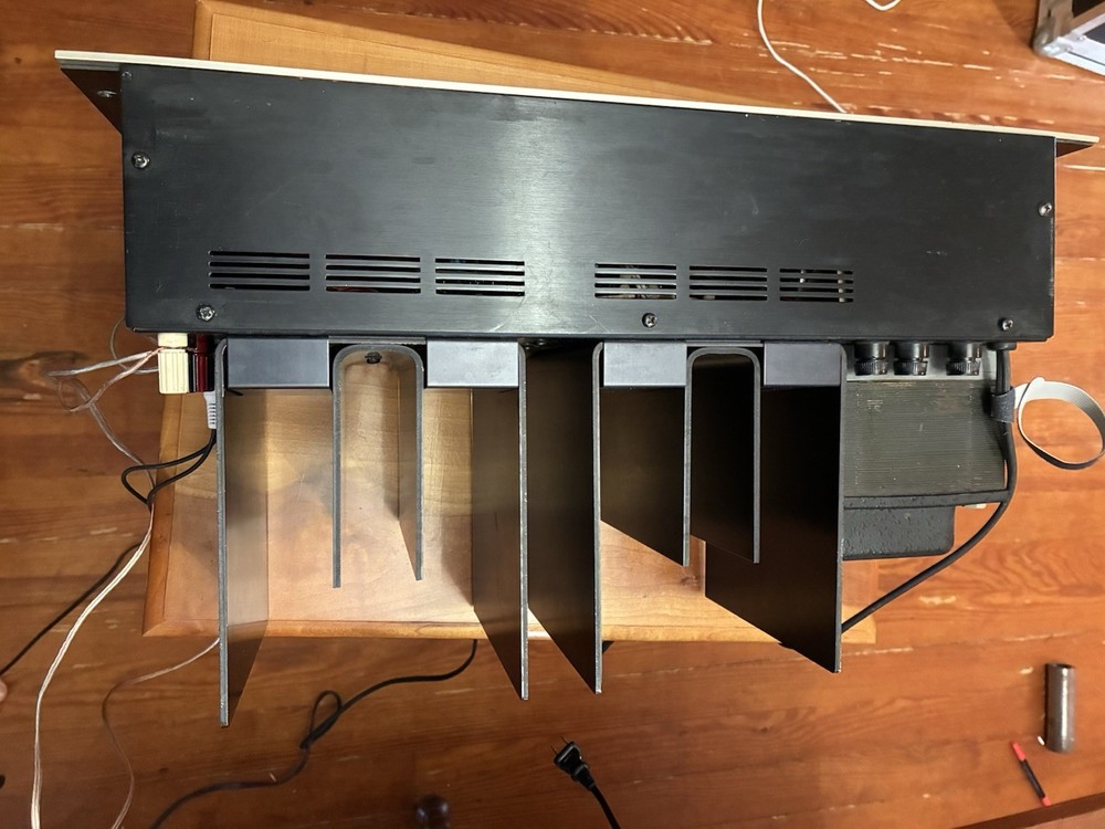 Vintage Phase Linear 400 Power Direct Coupled Solid State Amp Powers On AS-IS