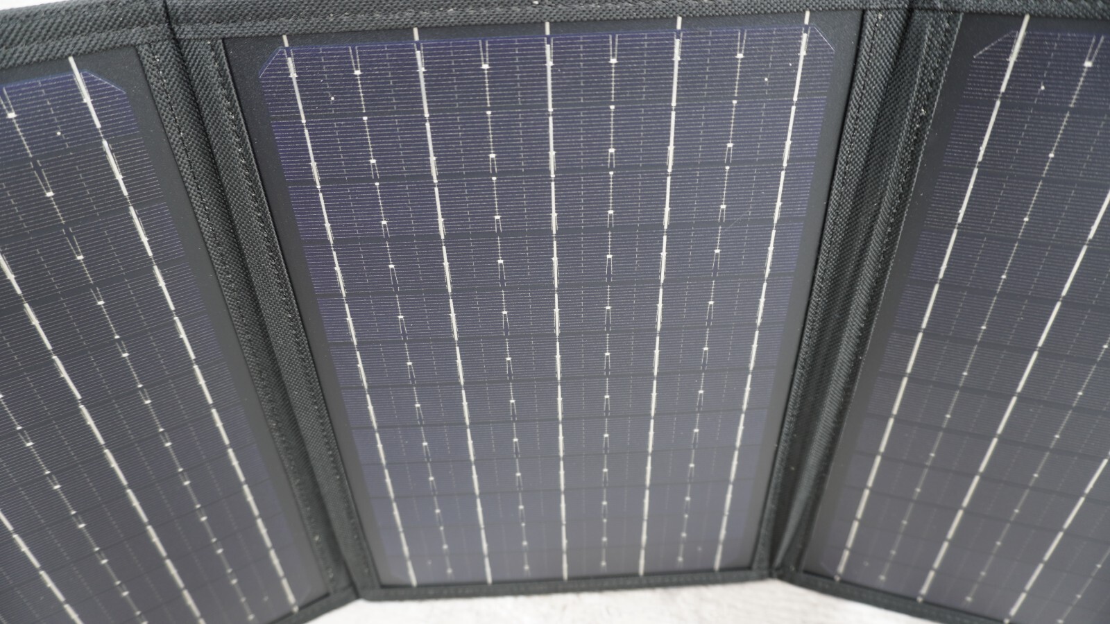 Portable Solar Panel, Foldable Solar Panels Folding Solar Charger with 60W