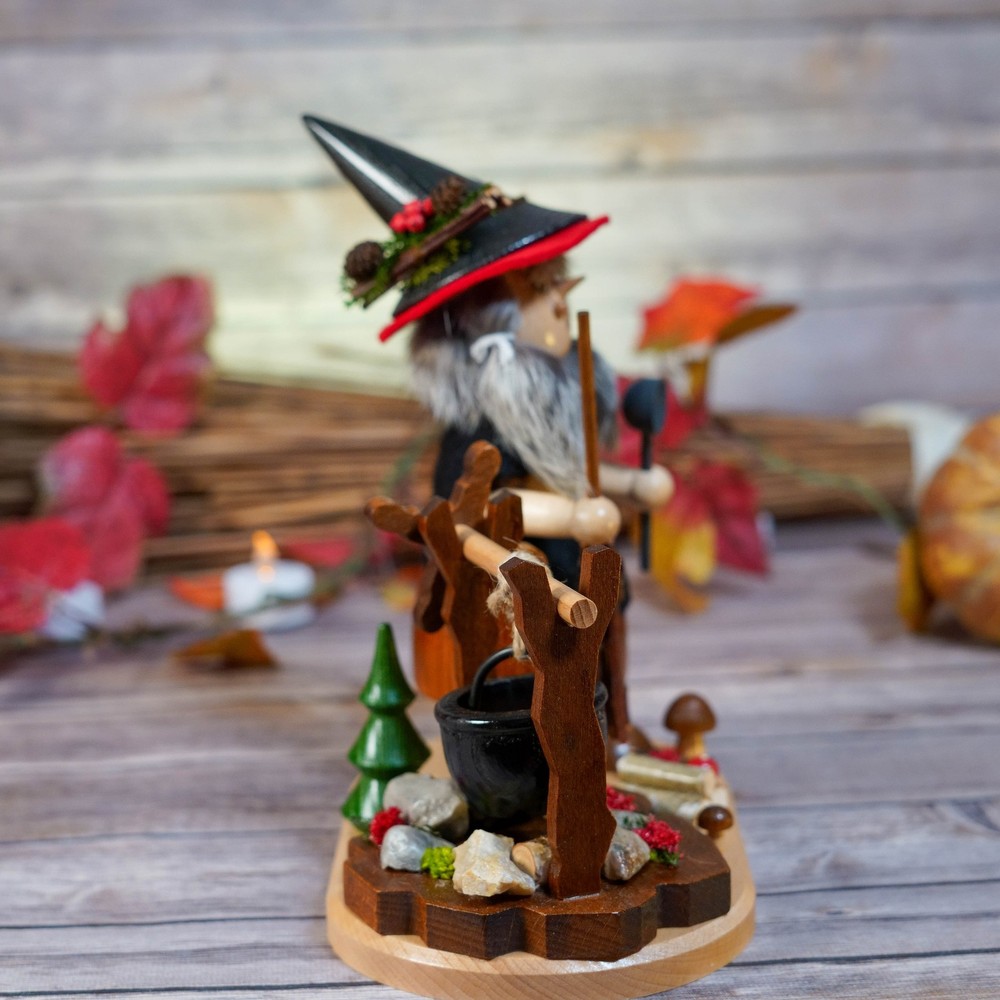Smoker - Witch with Cauldron