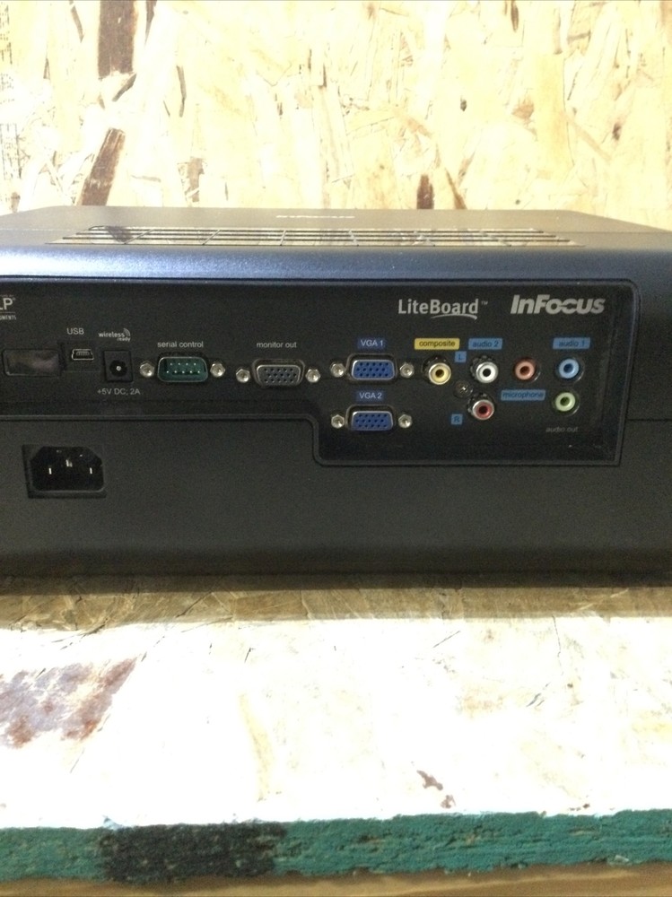 Infocus IN3914 DLP Projector B002