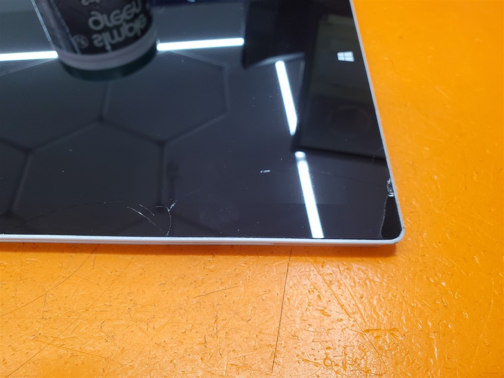 ⭐️⭐️⭐️⭐️⭐️ **DEFECTIVE** Microsoft Windows Surface 1631 128 GB Tablet 12"