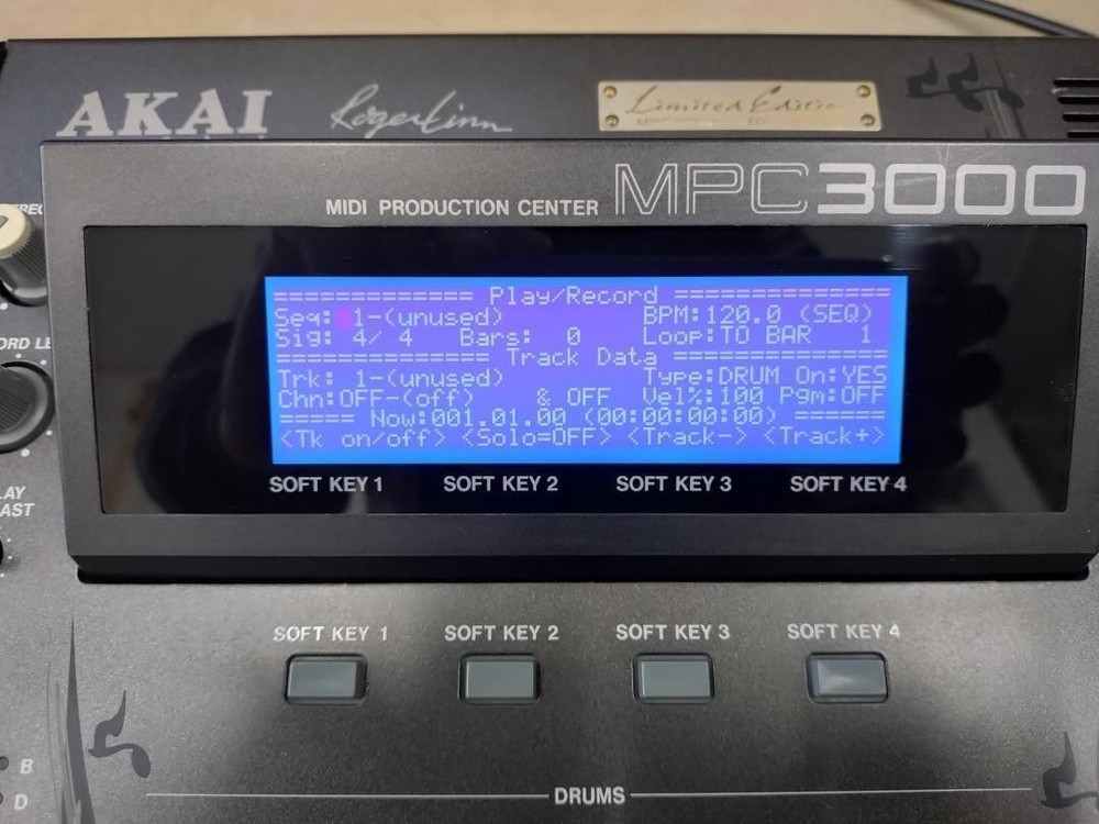 AKAI Sampler MPC3000LE LCD SD Memory Expansion 32GB Replacement Excellent