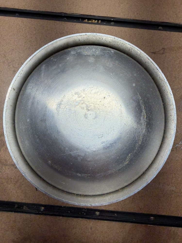 Binks Model 80-228 2 Qt Pressure pot CLEAN