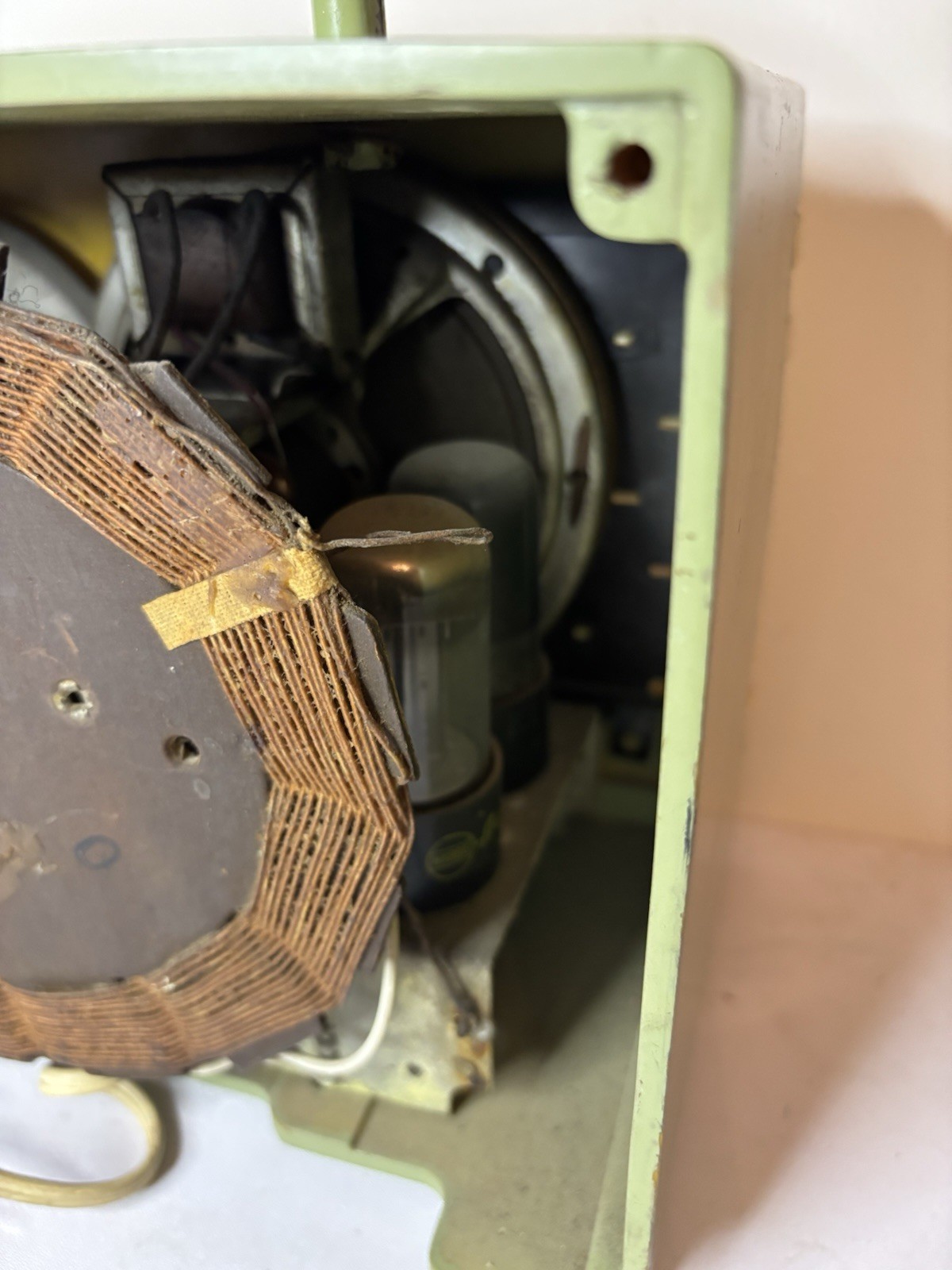 Vtg 1930s Emerson "Bullseye" Tube Radio - Green - Works! Art Deco MCM 8CW-334-2