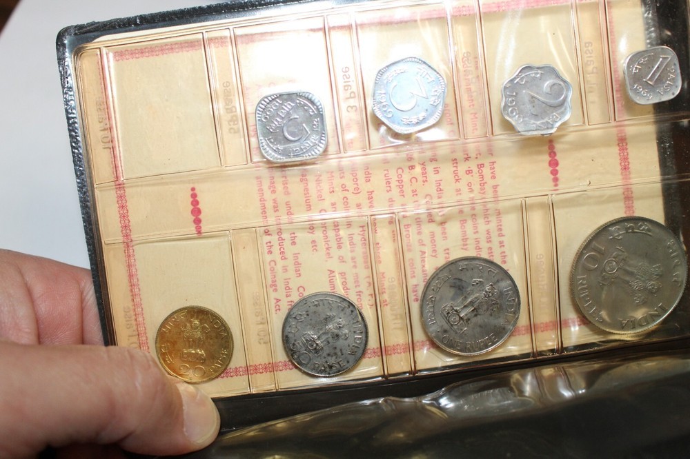 India Proof Set 1968 #4 Brown Case Missing a 10 Paise