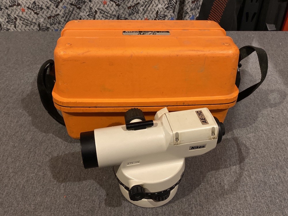 Nikon Auto Levels AE-7C (Engineers 30X Level) w/ Case