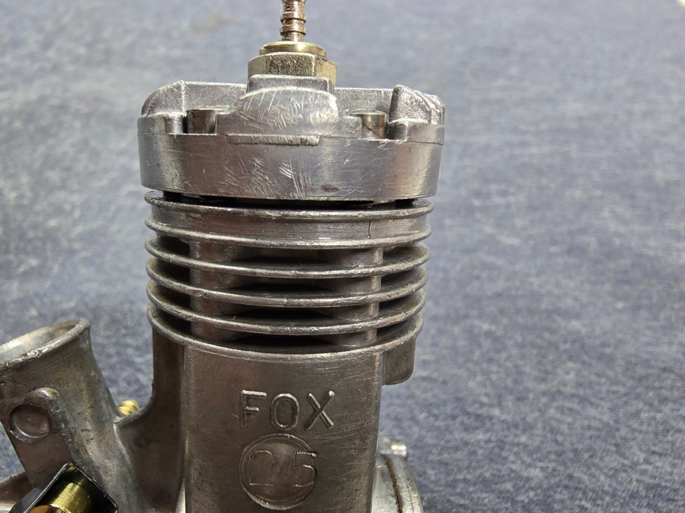 Fox 25 Stunt Control Line Model Airplane Engine w/Glow Plug