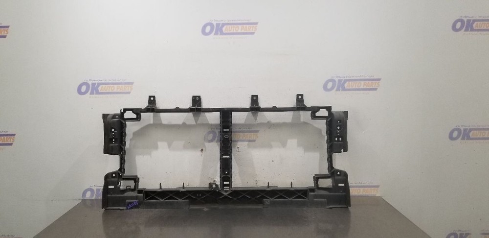 20 CHEVY SILVERADO 1500 AIR SHUTTER 5.3L