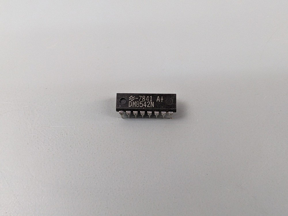 DM8542N Quad I/O Register IC, Tri-State