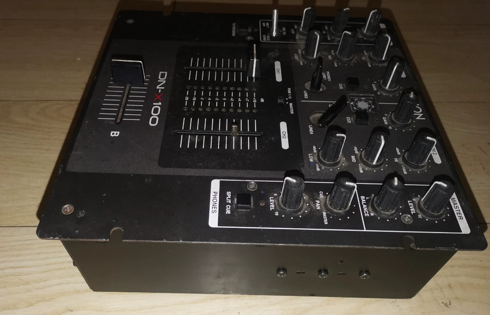 1pcs DENON DN-X100 Mixing Console