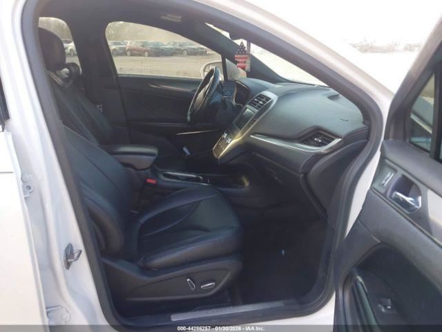 MKC 2015 Glove Box 5016896