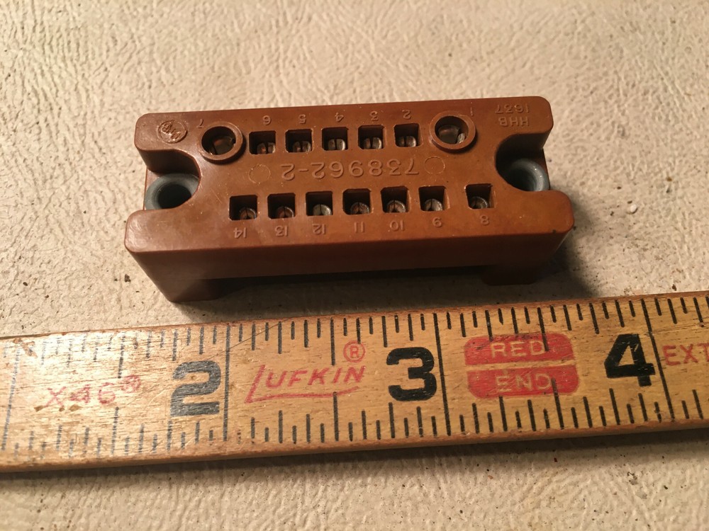 Hamilton Sundstrand 738962-2 connector