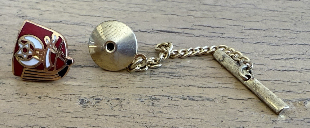 Vintage Masonic Tie Tack With Case