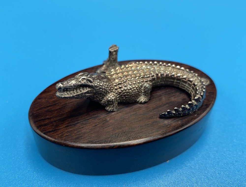 Patrick Mavros Solid Silver Crocodile Place Card Holder On A Hardwood Base