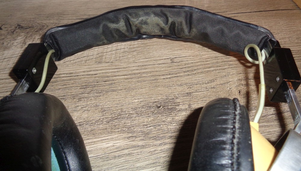 Revere Electronics Hush-A-Com Aviation Pilot Communication Headset