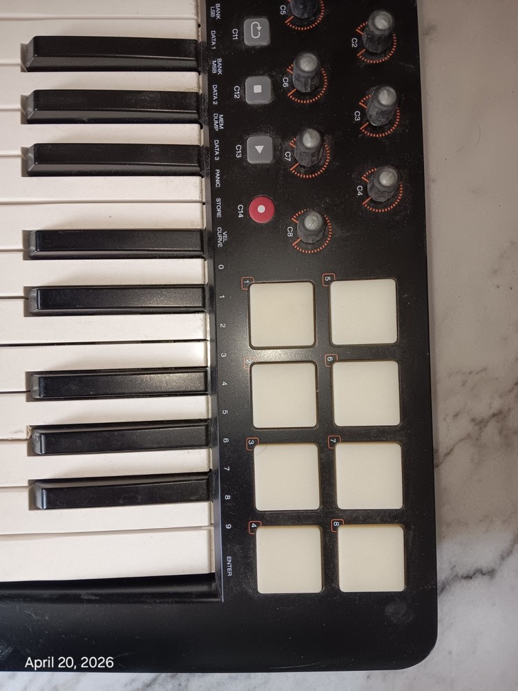 M-Audio Oxygen Pro 25 USB Midi Keyboard Tested Working Beat Pads