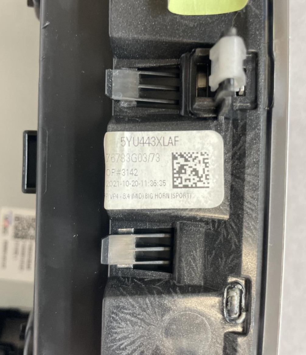 2022 DODGE RAM 2500 RADIO DISPLAY 8.4" SCREEN DASH BEZEL HEAT/AC CONTROLS OEM