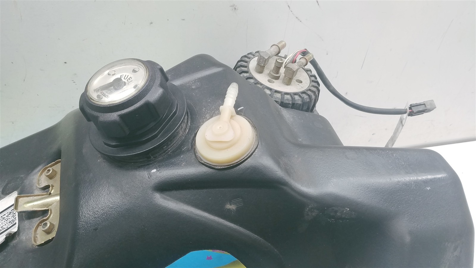 2011 Polaris Switchback Assault 800 Gas Tank w Fuel Pump & Gauge Cap 2521010
