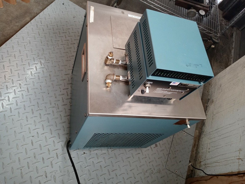 Polyscience series 9500 refrigerated constant temperature circulator