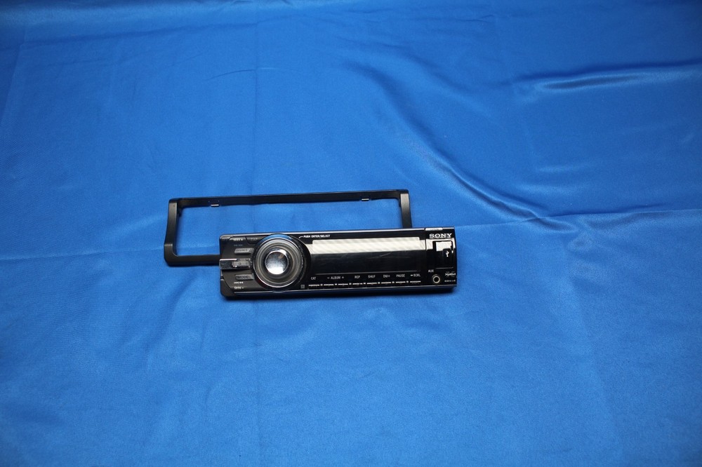Sony CDX GT640UI Faceplate