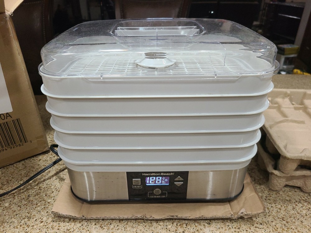 Hamilton Beach 32100A Food Dehydrator - Cracked lid