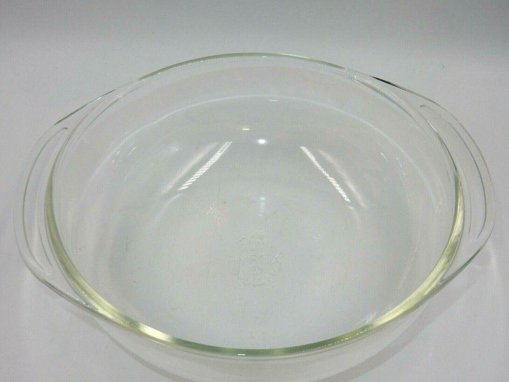 VINTAGE WM ROGERS SILVERPLATE FOOTED COVERED CASSEROLE DISH W/ PYREX INSERT