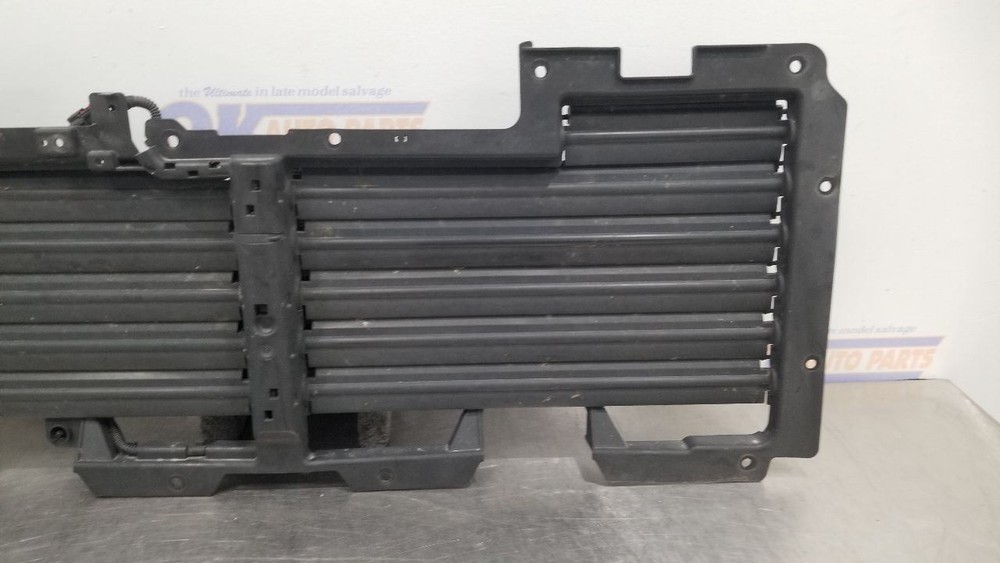 17 CHEVY TAHOE AIR SHUTTER ASSEMBLY