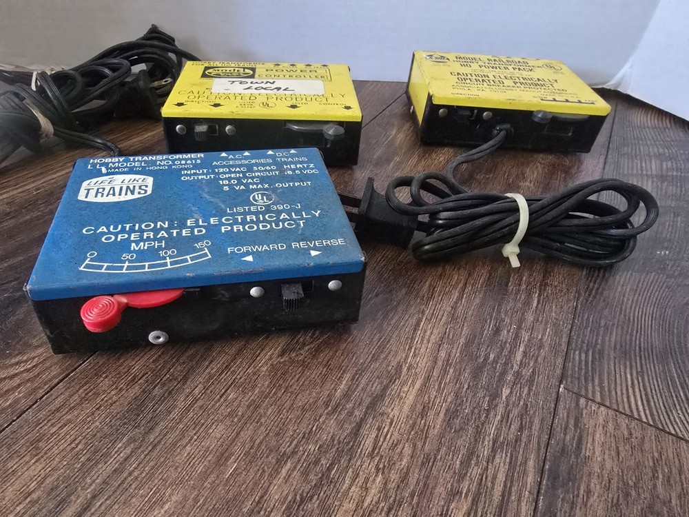 ho scale model train transformers