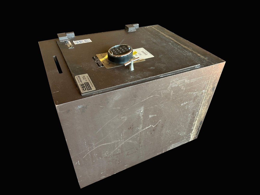 Commercial Gary Safe, Boltable, Drop Box, Adjustable Shelves Solid 1" Steel Used