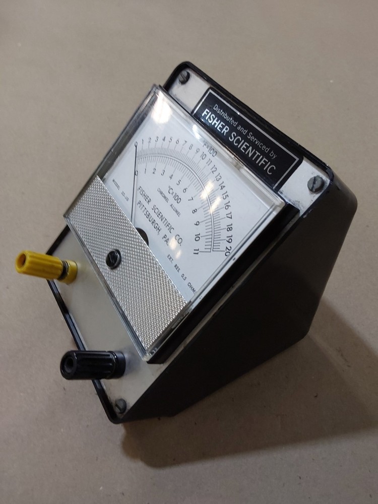 Fisher Scientific Co. Model 32-JG Analog Panel Meter