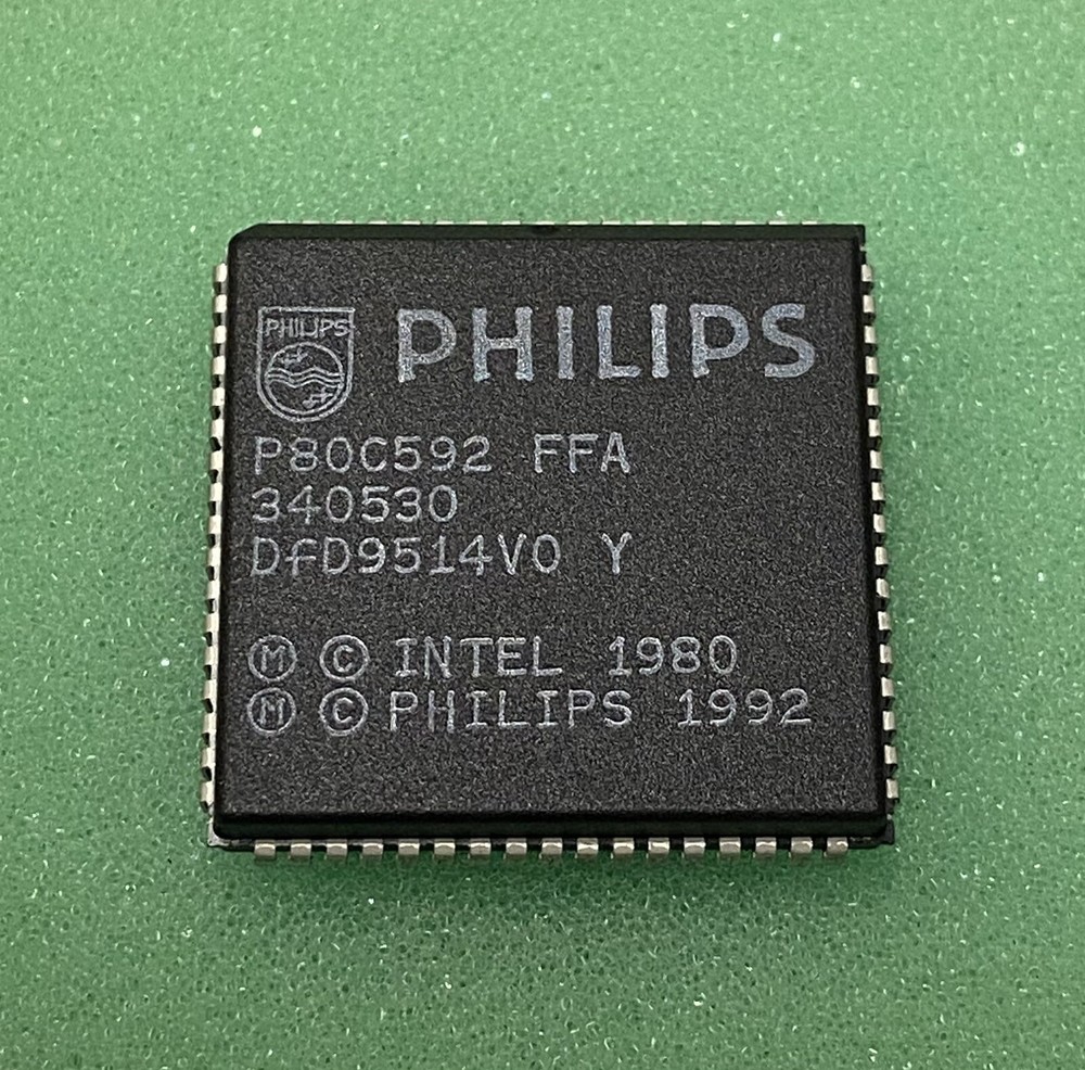 NEW Philips P80C592FFA P80C592 FFA 8 Bit MicroController  NOS