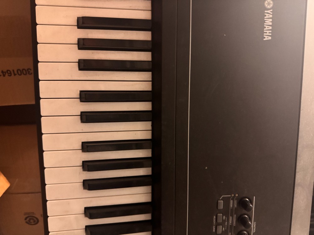 Yamaha kx8 USB/Midi Controller - 88 key