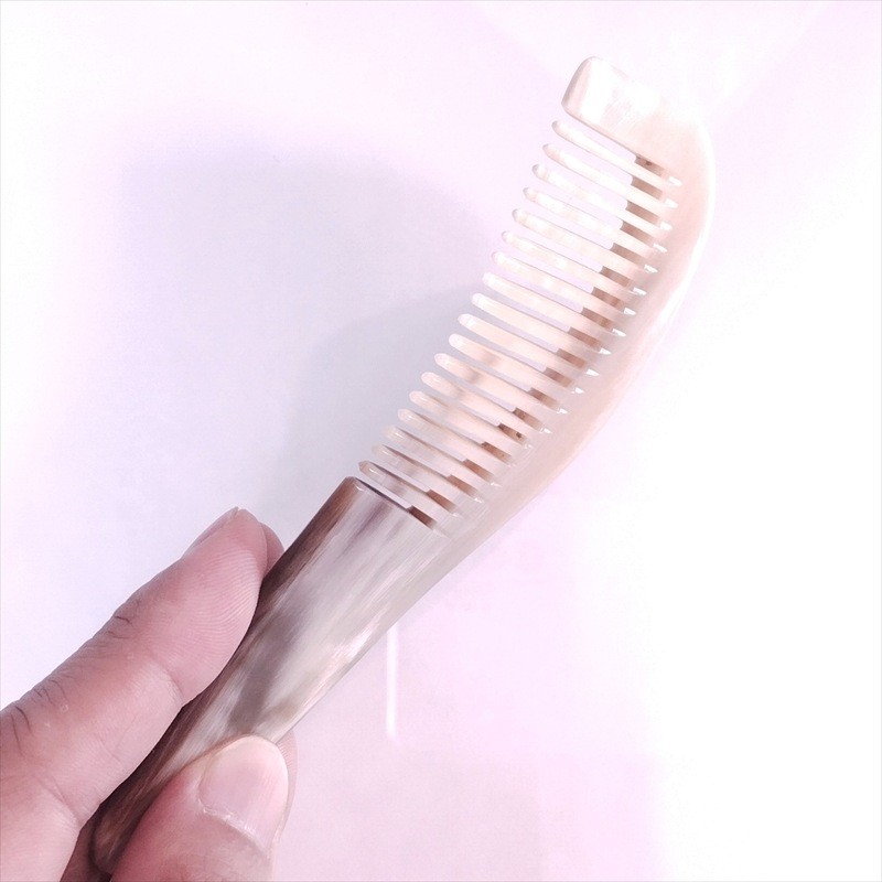 White Yak Horn Comb 13cm (Model Naka132)