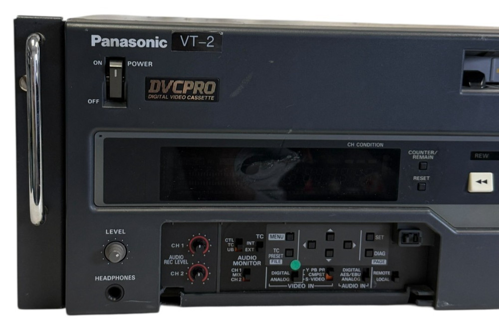 Panasonic AJ-D650 DVCPRO Digital Video Cassette Recorder VT-2 Editing Deck