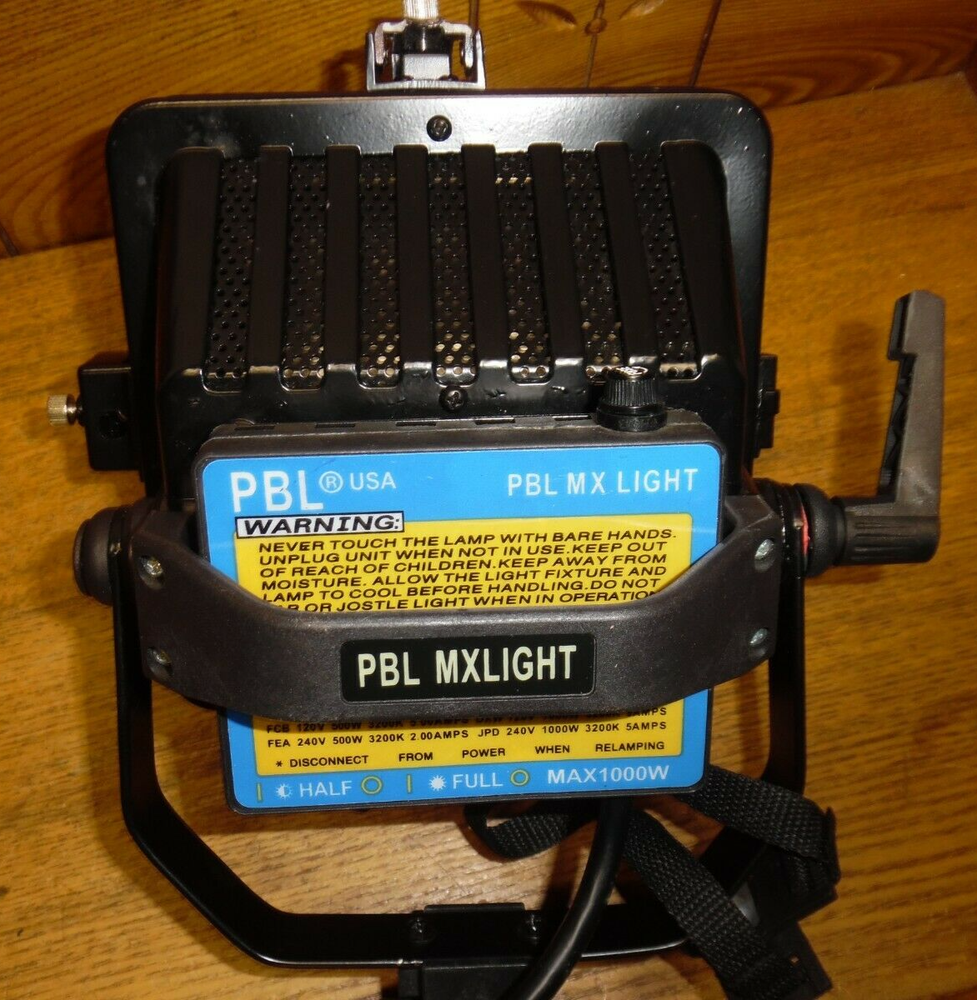 PBL MXLIGHT Half Full 1000W Halogen Soft Box Light