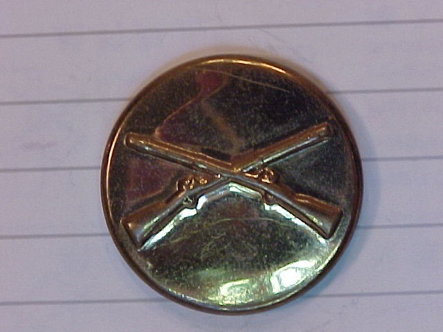 ORIGINAL & VG+ Condition Infantry EM Collar Disk Insignia (Clutchback-Type V)
