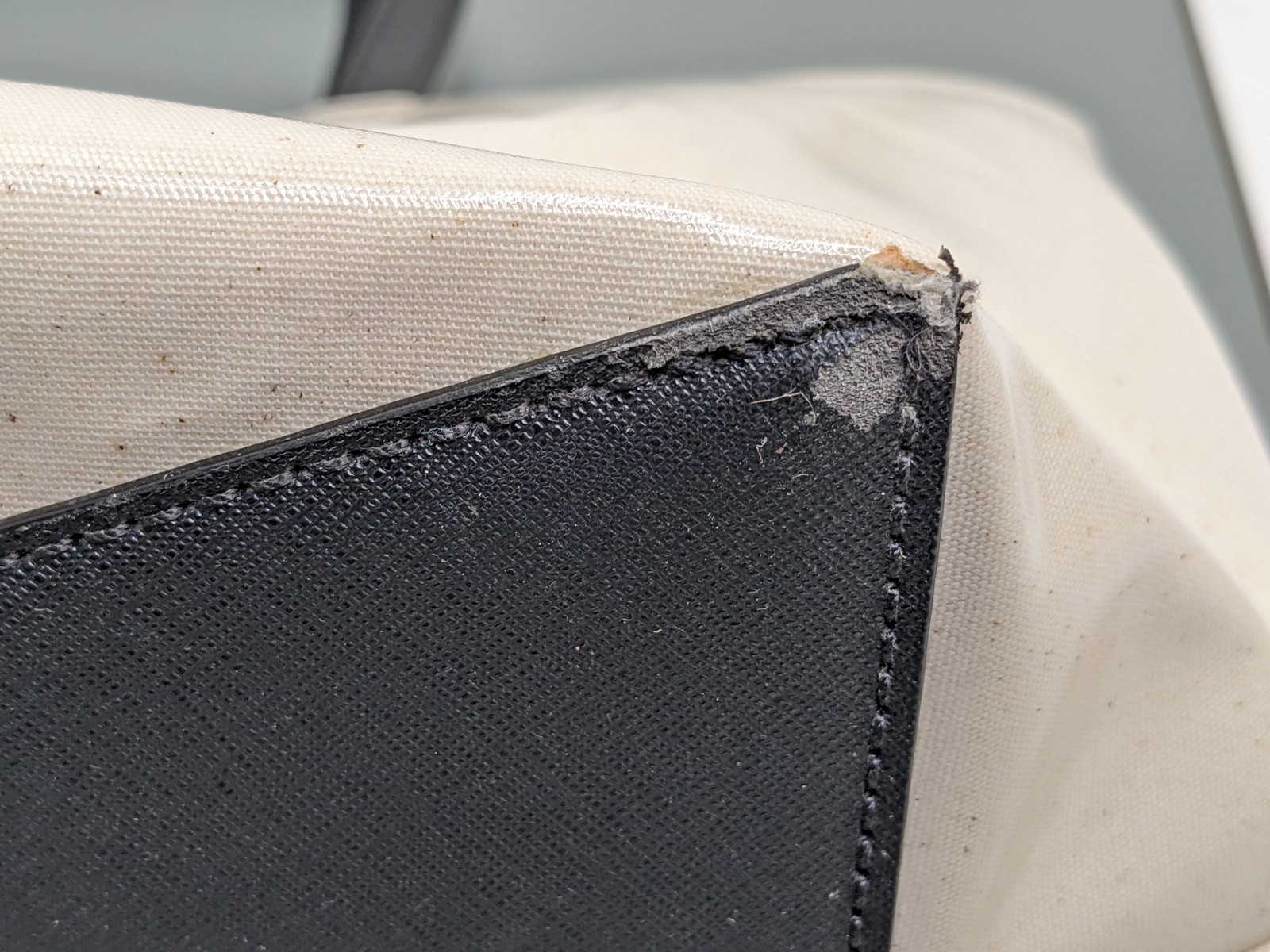 Kate Spade Disney X Minnie Mouse Coated-Canvas Zip-Top Tote Bag, White Used KSNY