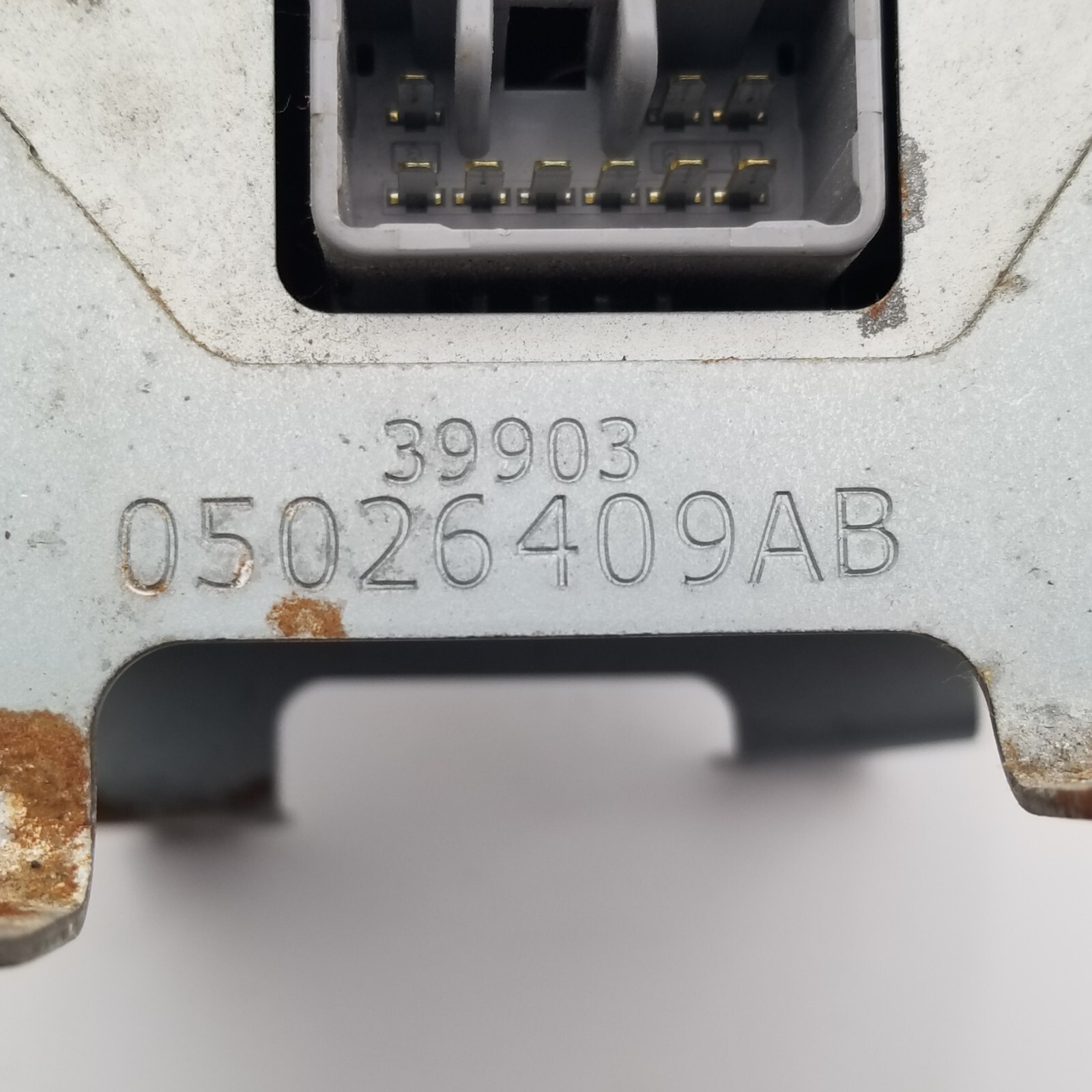 2009 - 2010 DODGE JOURNEY Radio Audio 05026409AB OEM