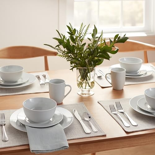 Amazon Basics 16-Piece Porcelain Dinnerware Set, Microwave 16-Piece, White