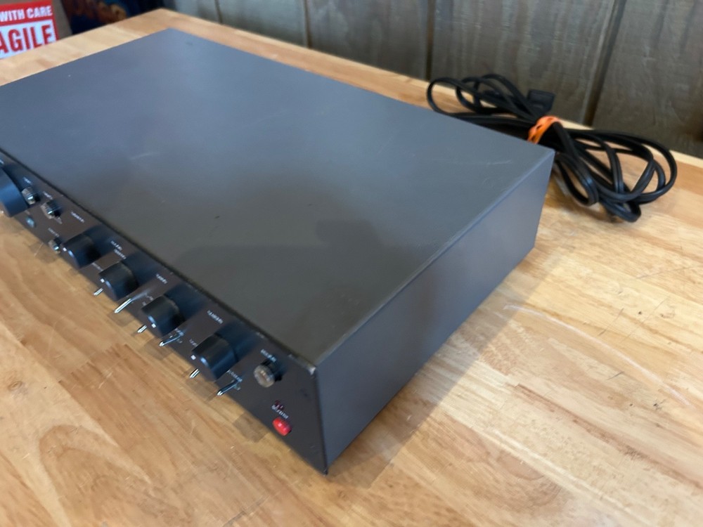 Apt Holman Pre-amplifer Excellent Condition Just Serviced