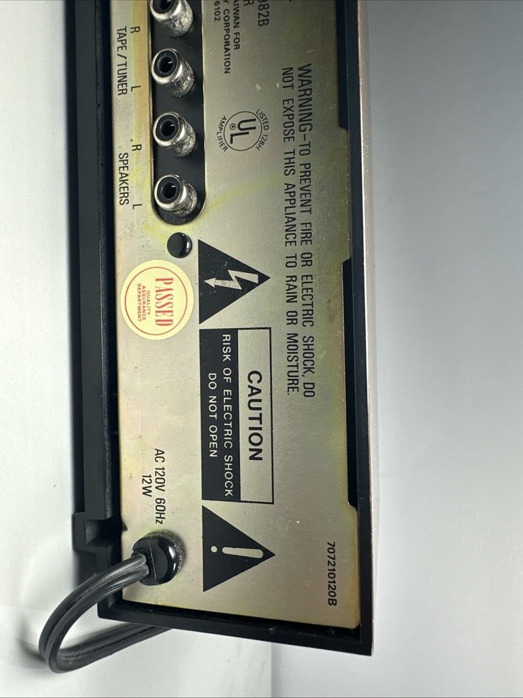 Realistic SA-10 Stereo Amplifier Model 31-1982B - Powers On