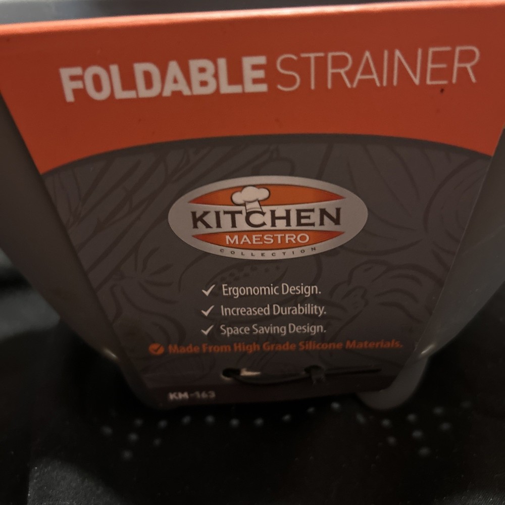 Kitchen Maestro Collapsible Hands-free Silicone Colander/Strainer