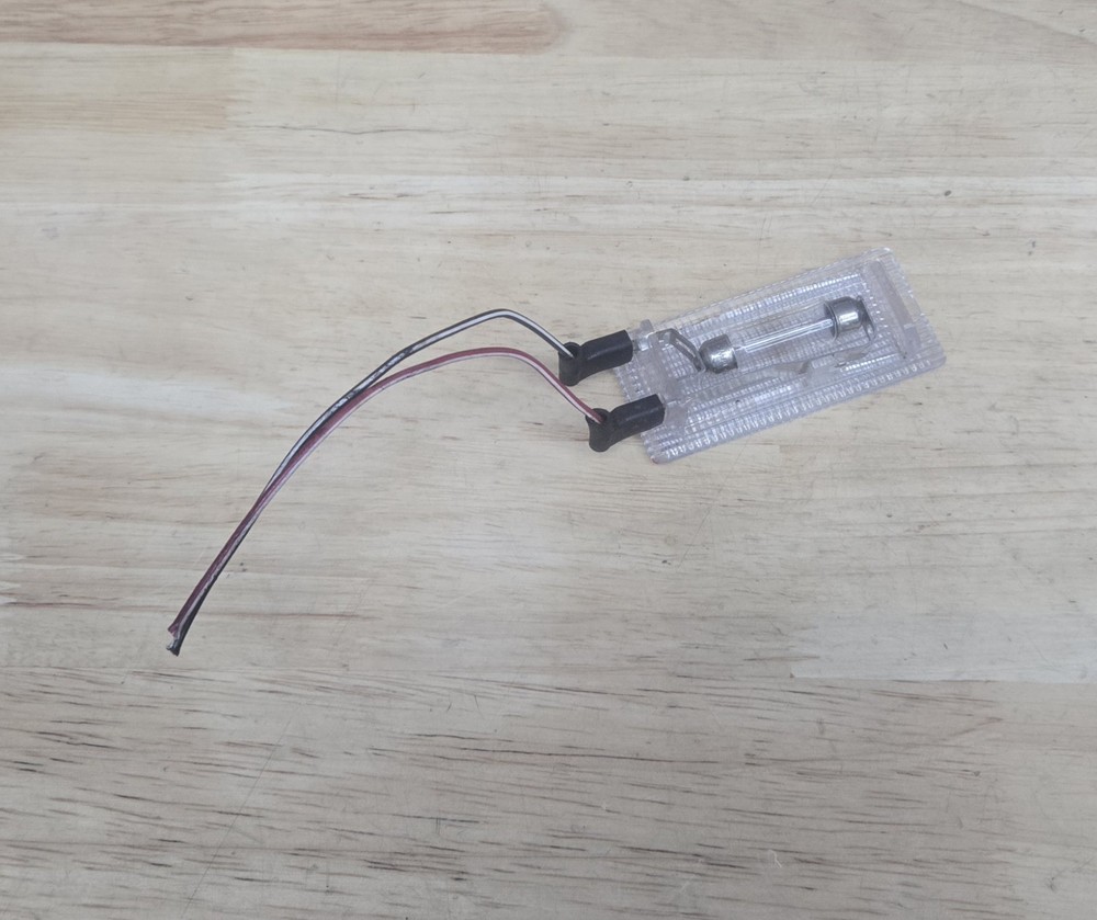 1996-2002 Bmw Z3 trunk interior light