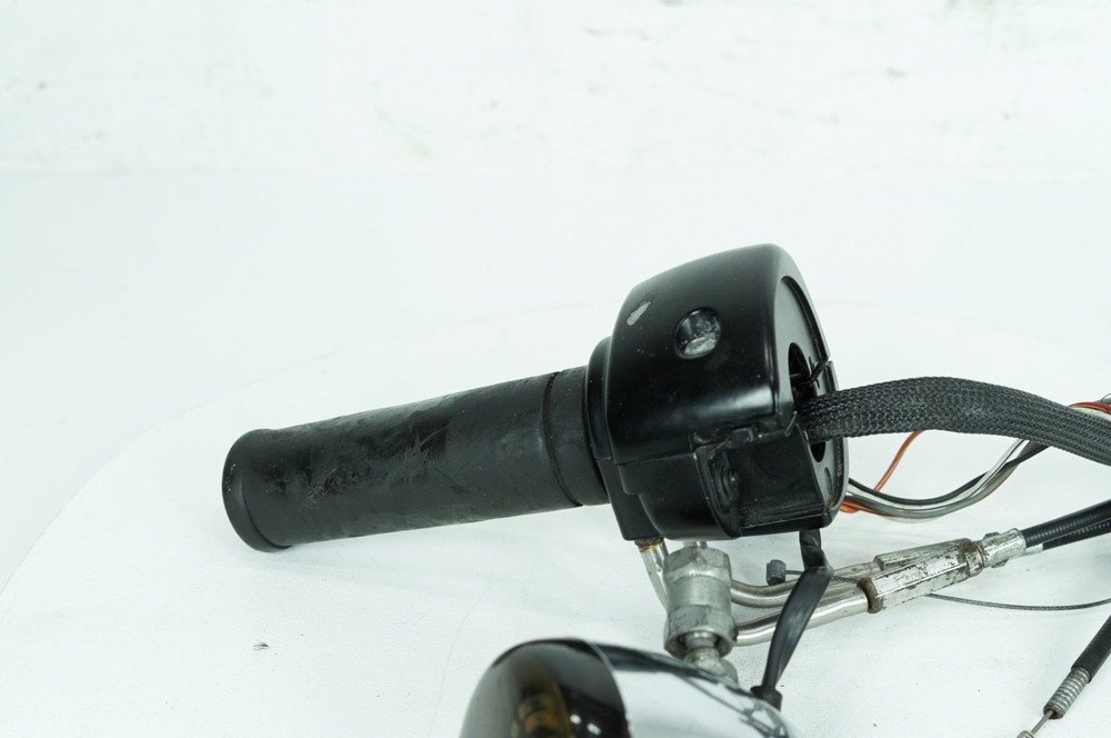 09 Harley Dyna Super Glide Custom OEM Right Engine Start Kill Switches Controls