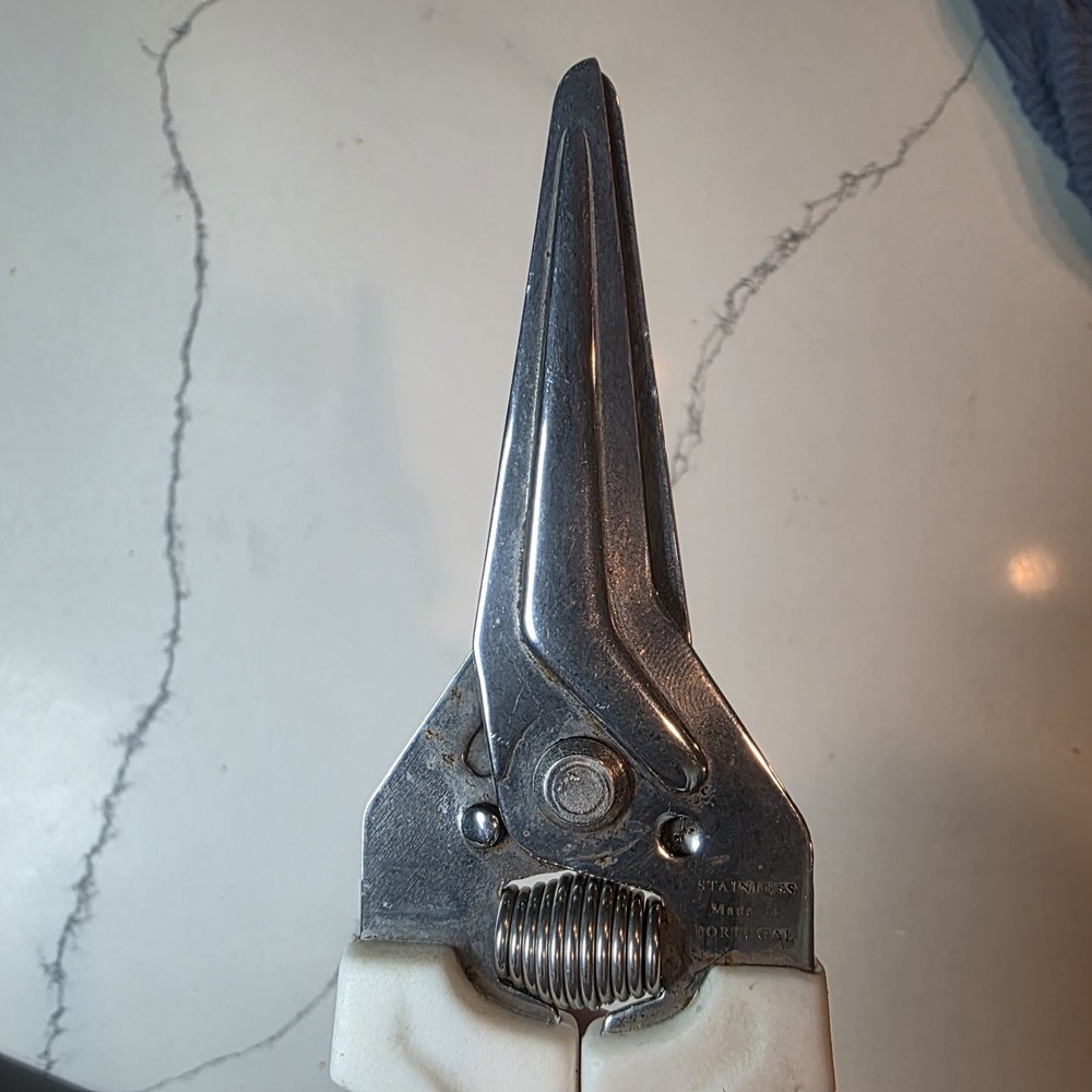 Pampered Chef Multi-Purpose Kitchen Shears/Scissors White 1075 NO HOLDER