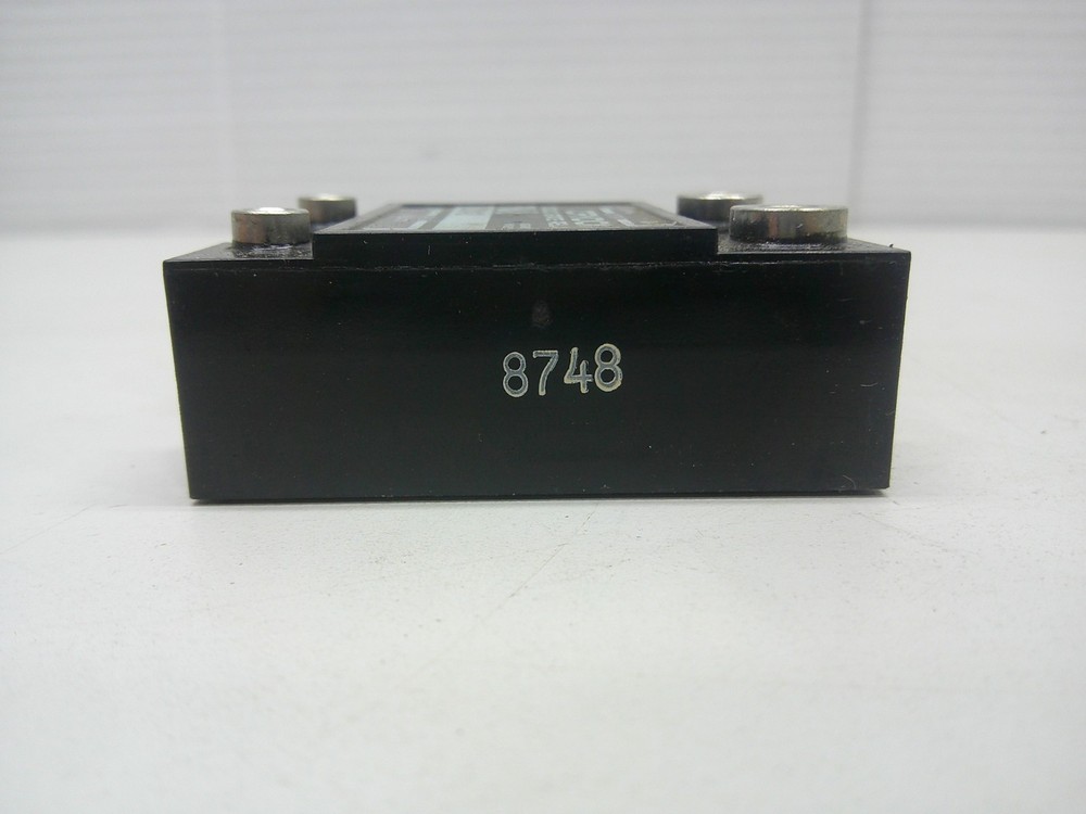 CRYDOM D2410 Solid State Relay, SPST-NO, 10 A, 280 VAC, Panel Mount, Screw, Zero