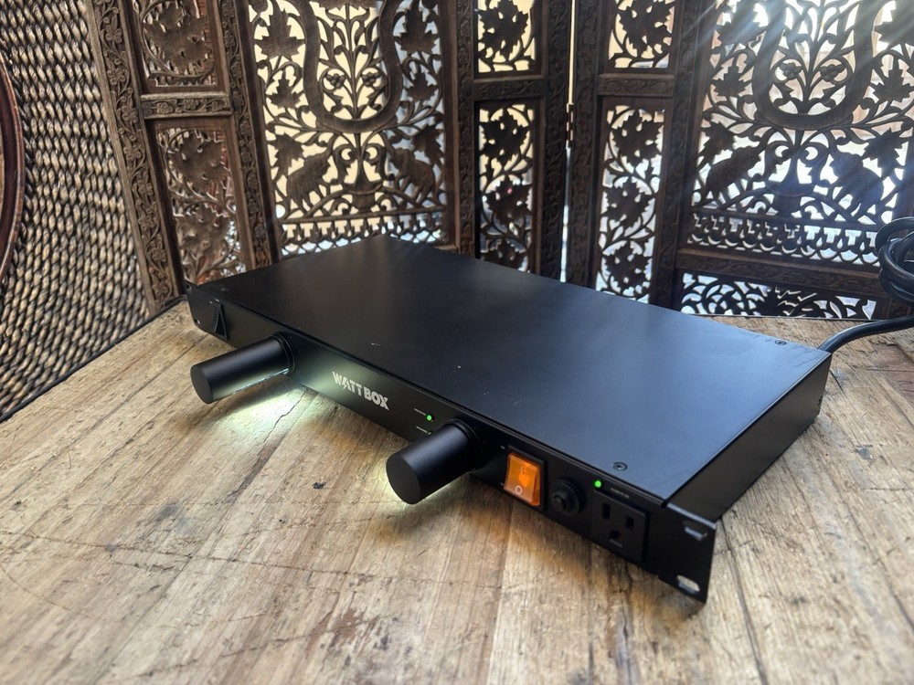 WATTBOX B9PB02P6 Power Surge Protector