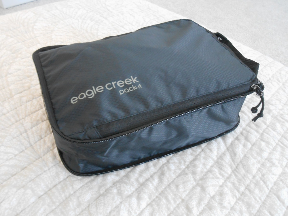 Eagle Creek Black Pack-It® Isolate Compression Cube Size-S, NWOT