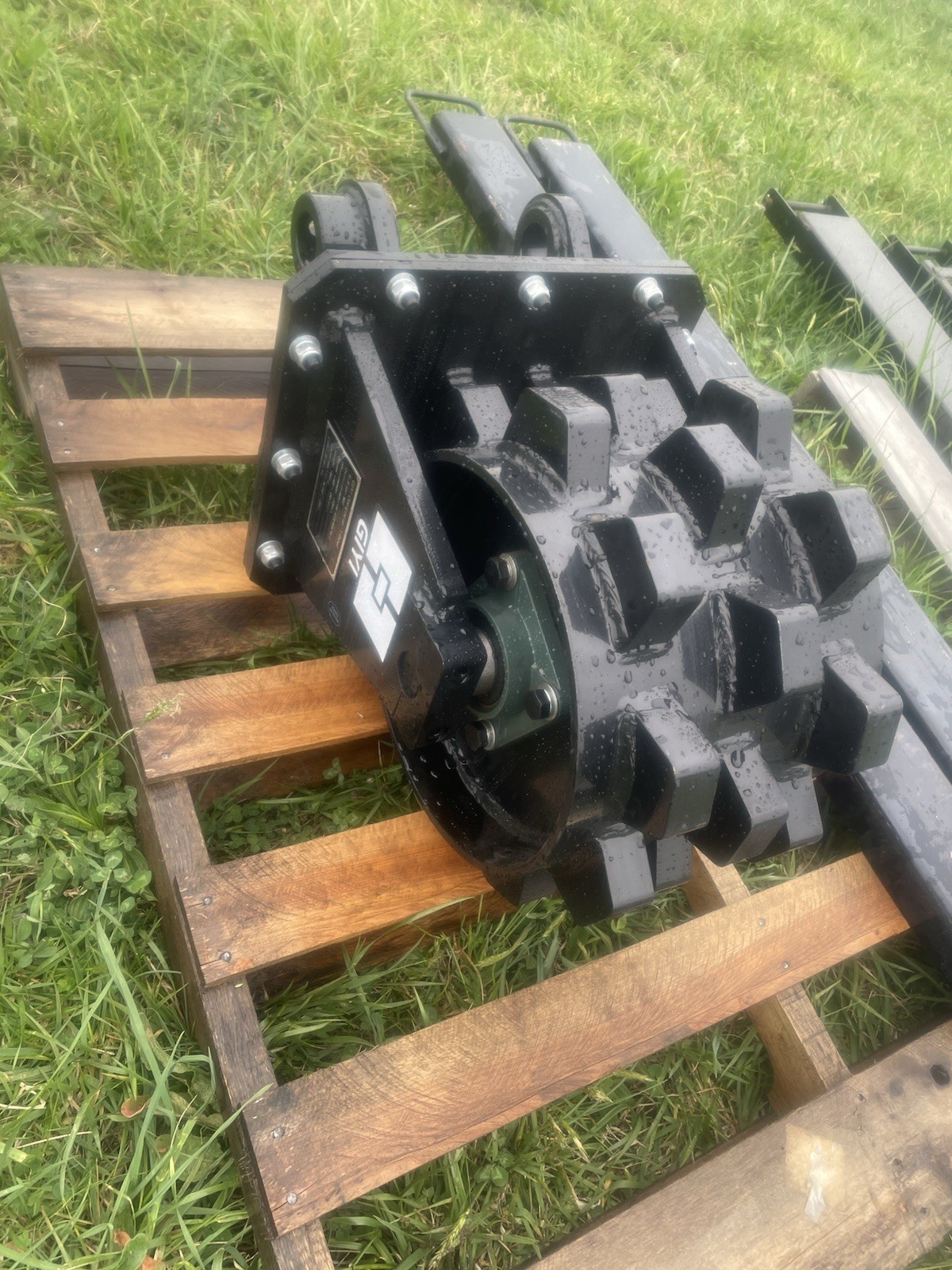 compactor wheel for cat 305 excavator New!!!